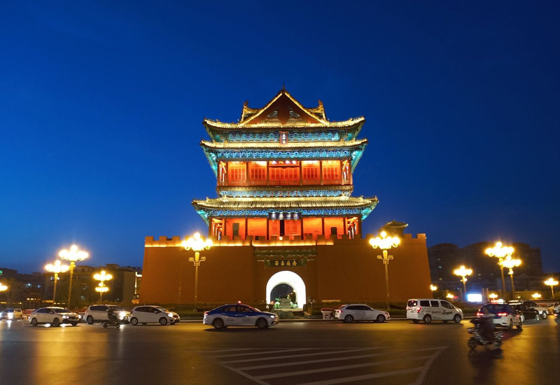 临汾，嘉宾云集，观众热情洋溢的时刻