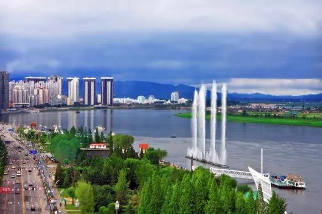 丹东，历史长河中的璀璨明珠